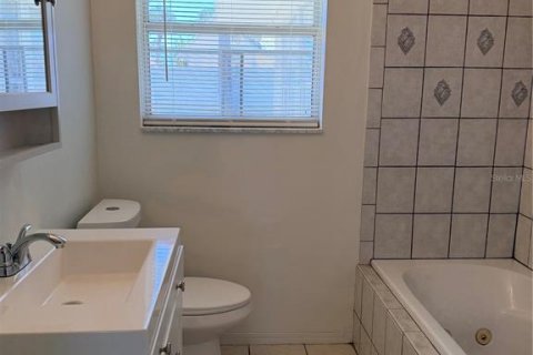 House in Ormond Beach, Florida 2 bedrooms, 103.12 sq.m. № 2116620 - photo 21
