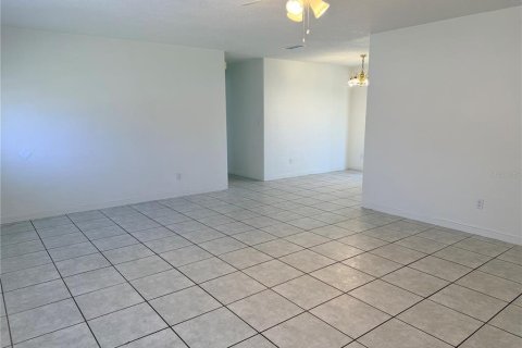 House in Ormond Beach, Florida 2 bedrooms, 103.12 sq.m. № 2116620 - photo 7