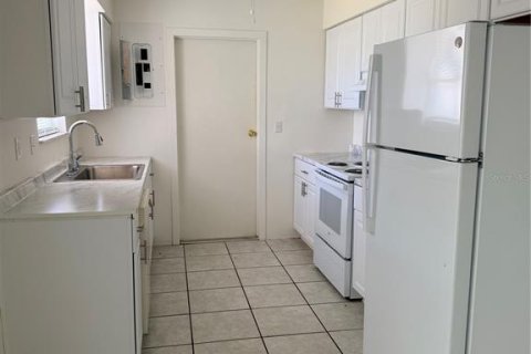 House in Ormond Beach, Florida 2 bedrooms, 103.12 sq.m. № 2116620 - photo 12