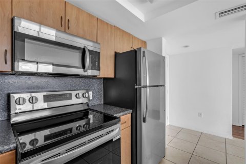 Купить кондоминиум в Майами, Флорида 2 спальни, 85.19м2, № 2054052 - фото 11