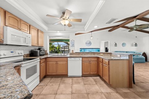 Casa en venta en Cape Coral, Florida, 3 dormitorios, 155.7 m2 № 2020220 - foto 11