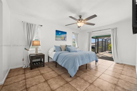 Casa en venta en Cape Coral, Florida, 3 dormitorios, 155.7 m2 № 2020220 - foto 18