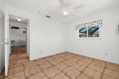 Casa en venta en Cape Coral, Florida, 3 dormitorios, 155.7 m2 № 2020220 - foto 24