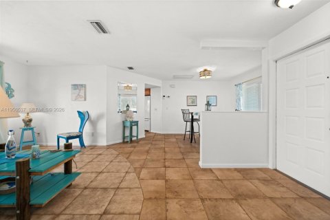 Casa en venta en Cape Coral, Florida, 3 dormitorios, 155.7 m2 № 2020220 - foto 9