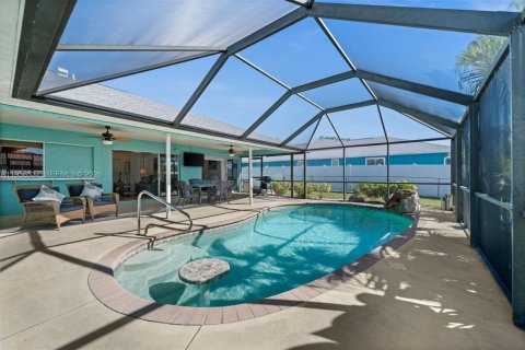 Casa en venta en Cape Coral, Florida, 3 dormitorios, 155.7 m2 № 2020220 - foto 28