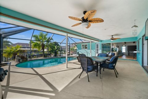 Casa en venta en Cape Coral, Florida, 3 dormitorios, 155.7 m2 № 2020220 - foto 26