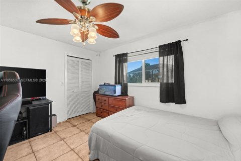 Casa en venta en Cape Coral, Florida, 3 dormitorios, 155.7 m2 № 2020220 - foto 21