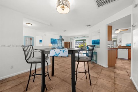 Casa en venta en Cape Coral, Florida, 3 dormitorios, 155.7 m2 № 2020220 - foto 10