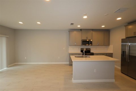 Touwnhouse à vendre à Orlando, Floride: 3 chambres, 154.78 m2 № 2309952 - photo 2