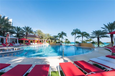 Condominio en venta en Sunny Isles Beach, Florida, 4 dormitorios, 428.19 m2 № 2018660 - foto 3
