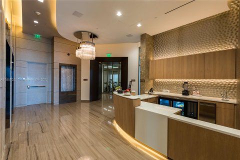 Condominio en venta en Sunny Isles Beach, Florida, 4 dormitorios, 428.19 m2 № 2018660 - foto 13