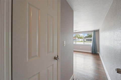 House in New Port Richey, Florida 3 bedrooms, 145.11 sq.m. № 1881416 - photo 12