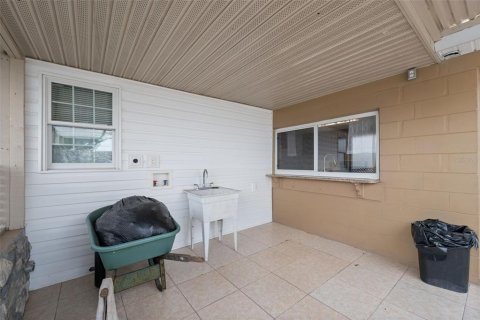 House in New Port Richey, Florida 3 bedrooms, 145.11 sq.m. № 1881416 - photo 22
