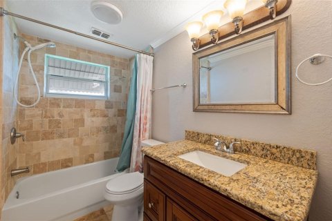 House in New Port Richey, Florida 3 bedrooms, 145.11 sq.m. № 1881416 - photo 16