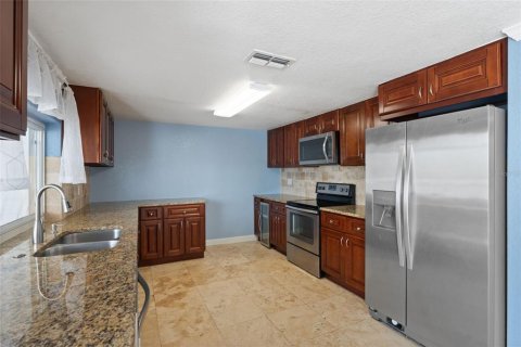 House in New Port Richey, Florida 3 bedrooms, 145.11 sq.m. № 1881416 - photo 8