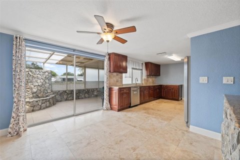 House in New Port Richey, Florida 3 bedrooms, 145.11 sq.m. № 1881416 - photo 10