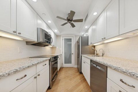 Condo in Riviera Beach, Florida, 1 bedroom  № 2179155 - photo 5