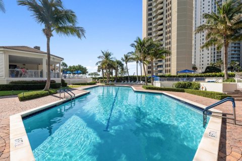 Condo in Riviera Beach, Florida, 1 bedroom  № 2179155 - photo 25