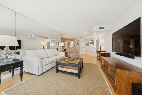 Condo in Riviera Beach, Florida, 1 bedroom  № 2179155 - photo 3