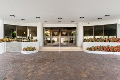 Condo in Riviera Beach, Florida, 1 bedroom  № 2179155 - photo 15