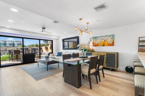 Condominio en venta en North Miami Beach, Florida, 2 dormitorios, 124.95 m2 № 1816377 - foto 11