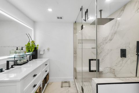 Condominio en venta en North Miami Beach, Florida, 2 dormitorios, 124.95 m2 № 1816377 - foto 22