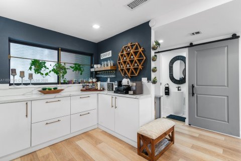 Condominio en venta en North Miami Beach, Florida, 2 dormitorios, 124.95 m2 № 1816377 - foto 10