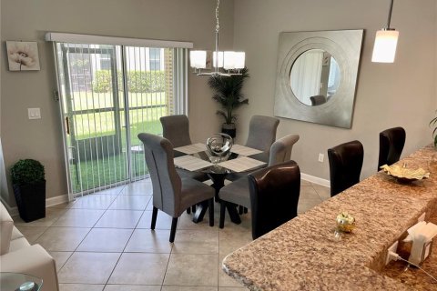 Townhouse in Orlando, Florida 3 bedrooms, 160.63 sq.m. № 2230787 - photo 13