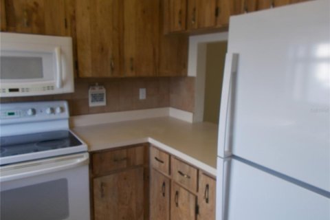 Townhouse in Port Charlotte, Florida 2 bedrooms, 113.15 sq.m. № 2097687 - photo 5