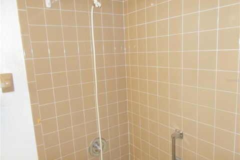Townhouse in Port Charlotte, Florida 2 bedrooms, 113.15 sq.m. № 2097687 - photo 22