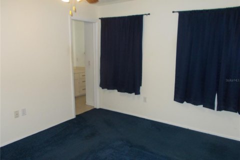 Townhouse in Port Charlotte, Florida 2 bedrooms, 113.15 sq.m. № 2097687 - photo 28