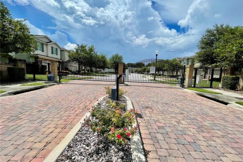Townhouse in Winter Park, Florida 3 bedrooms, 173.91 sq.m. № 2213164 - photo 27