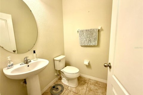 Townhouse in Winter Park, Florida 3 bedrooms, 173.91 sq.m. № 2213164 - photo 8