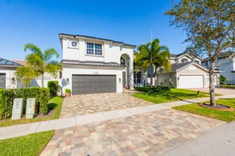 Villa ou maison à Miramar, Floride 4 chambres, 246.66 m2 № 1999082