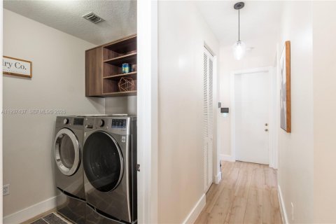 Villa ou maison à vendre à Miramar, Floride: 4 chambres, 246.66 m2 № 1999082 - photo 14