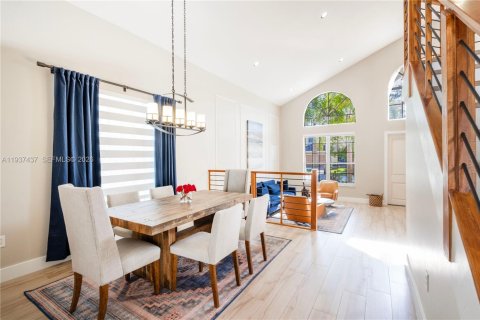 Villa ou maison à vendre à Miramar, Floride: 4 chambres, 246.66 m2 № 1999082 - photo 8