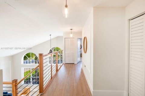 Villa ou maison à vendre à Miramar, Floride: 4 chambres, 246.66 m2 № 1999082 - photo 16