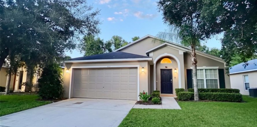 Casa en Davenport, Florida 5 dormitorios, 156.08 m2 № 2324189