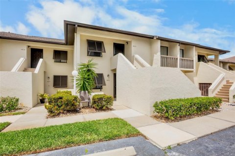 Condo in Sarasota, Florida, 2 bedrooms № 2214349 - photo 2