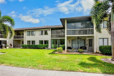 Condo in Sarasota, Florida, 2 bedrooms № 2214349 - photo 4