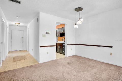Condo in Sarasota, Florida, 2 bedrooms № 2214349 - photo 9