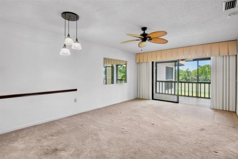 Condo in Sarasota, Florida, 2 bedrooms № 2214349 - photo 5