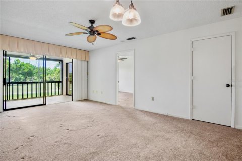 Condo in Sarasota, Florida, 2 bedrooms № 2214349 - photo 6