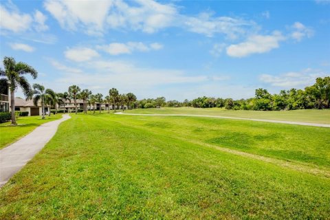 Condo in Sarasota, Florida, 2 bedrooms № 2214349 - photo 25