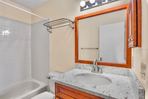Condo in Sarasota, Florida, 2 bedrooms № 2214349 - photo 23
