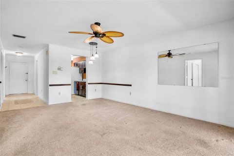 Condo in Sarasota, Florida, 2 bedrooms № 2214349 - photo 8