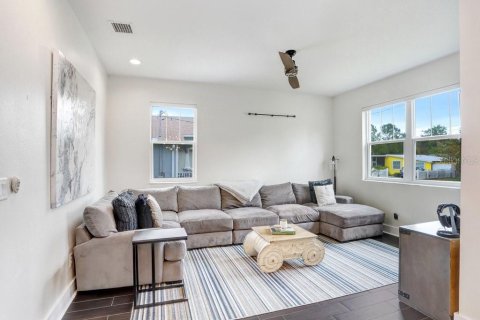 House in Tampa, Florida 3 bedrooms, 148.74 sq.m. № 1628564 - photo 7
