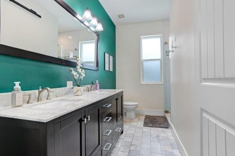 House in Tampa, Florida 3 bedrooms, 148.74 sq.m. № 1628564 - photo 17