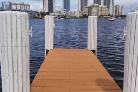 Copropriété à vendre à Hallandale Beach, Floride: 1 chambre, 67.82 m2 № 1961482 - photo 30