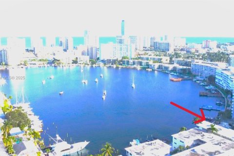 Copropriété à vendre à Hallandale Beach, Floride: 1 chambre, 67.82 m2 № 1961482 - photo 8